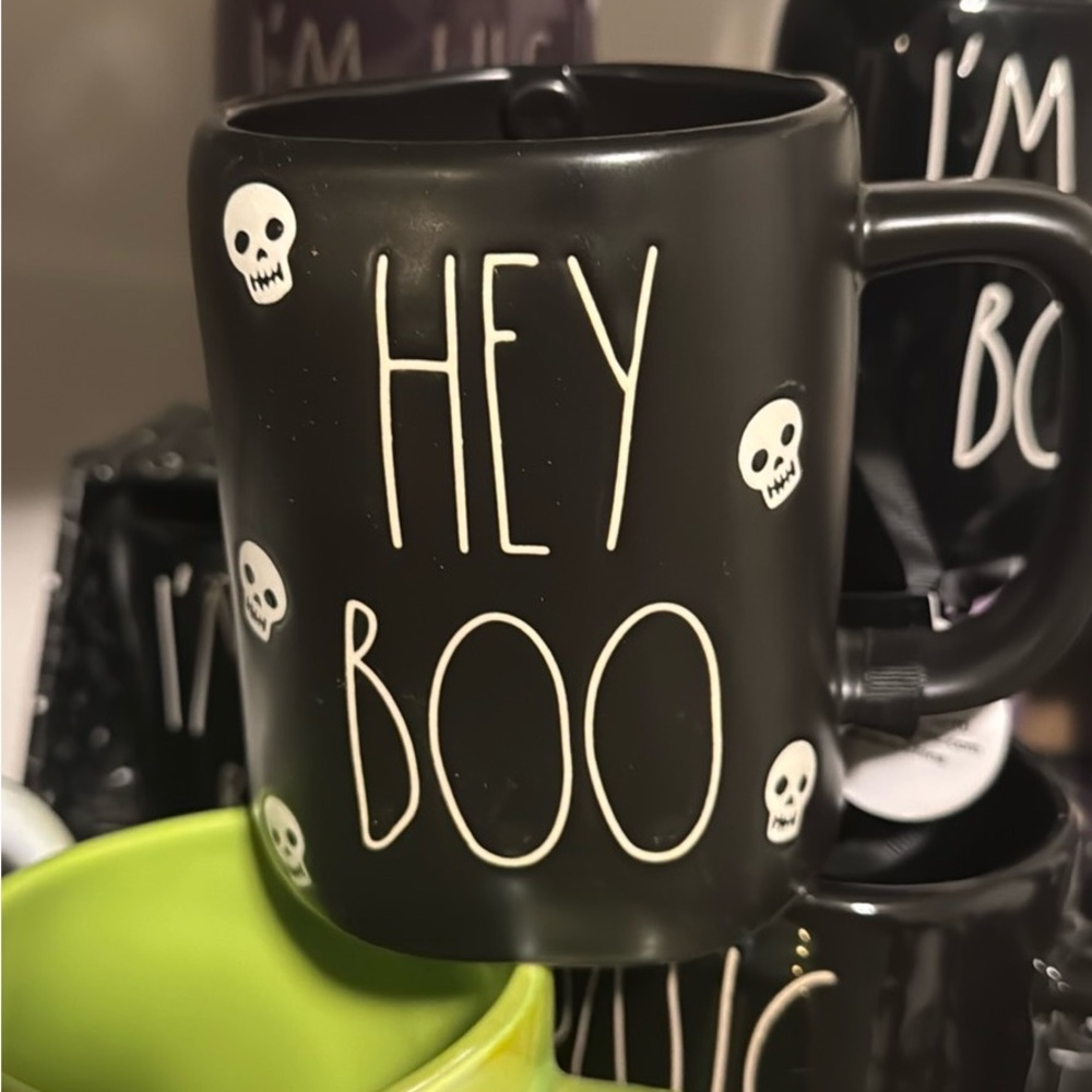 Rae Dunn - Hey Boo ☕️